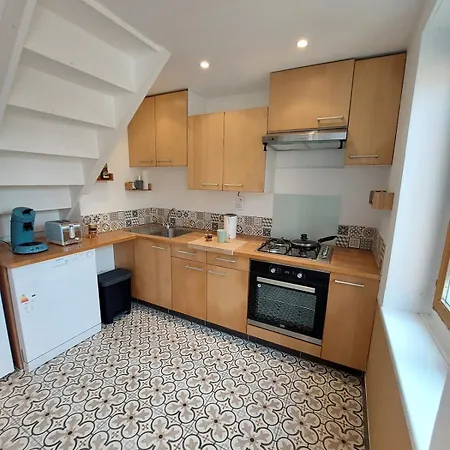 6 Personnes Aux Volets Verts Holiday home *