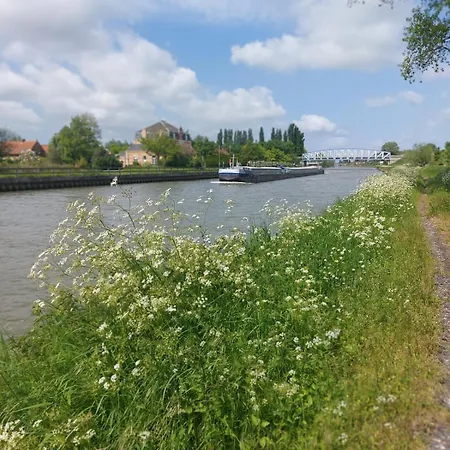 6 Personnes Aux Volets Verts Vakantiehuis *